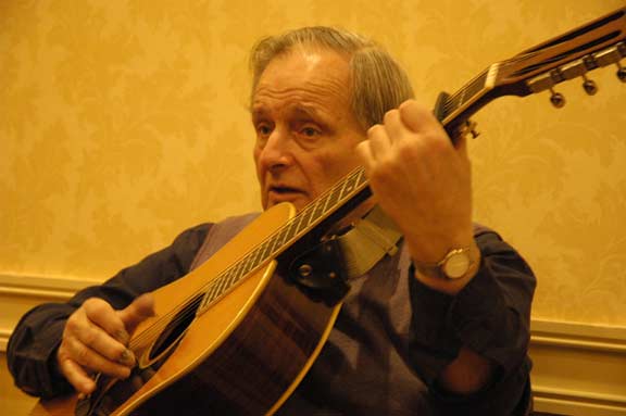 Tom Paley with guitar